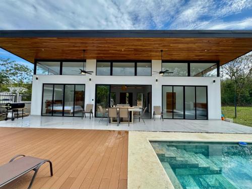 Tarcoles Villa | Villa Saona