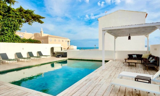 Meia Praia Villa | Villa sea view, 4 rooms, 10 persons, 350m sea, swimming pool, Jacuzzi, Clim