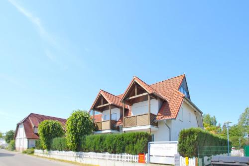 Breege Apartment | Villa Seeschwalbe FeWo 10 - Balkon, Meerblick