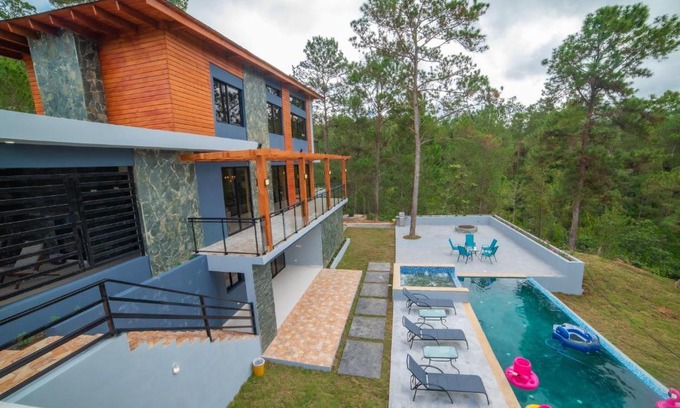 Constanza Villa | Villa segur-a vicente