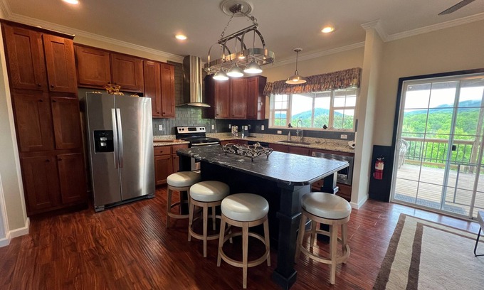 Butler House | Villa Serenita - Watauga Lake, Pet Friendly
