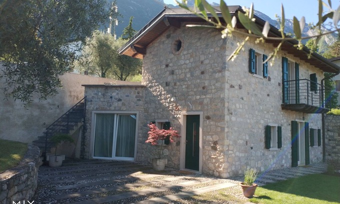 Malcesine Villa | Villa Siresola-An old renovated farmhouse
