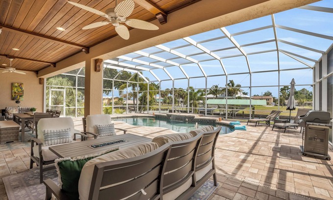 Lochmoor Waterway Estates Villa | Villa Siva - 3b/3b just off the Caloosahatchee river in CAPE CORAL