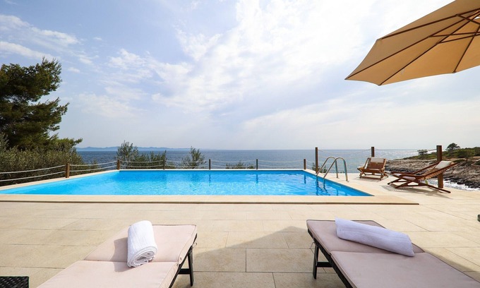 Orebic Villa | Villa Skaramuca Village-Four Bedroom Villa with Pool and Beach