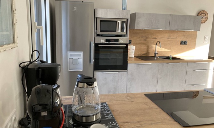 Roscoff Villa | VILLA sleeps 6 - enclosed garden with electric gate located 150m from the beach. 3* label