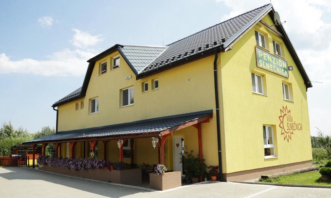Nova Lesna House | Villa Slnecnica
