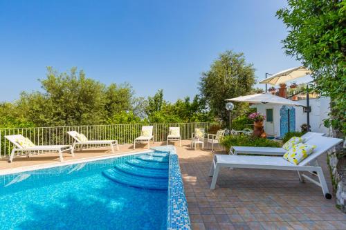 Sorrento Villa | Villa Sorrento Flats