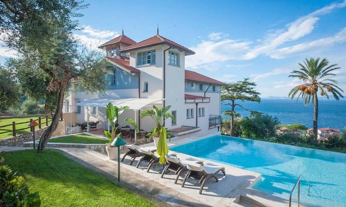 Sorrento Resort | VILLA SORRENTO - Nine Bedroom Resort, Sleeps 25