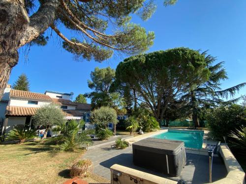 Biars-sur-Cere House | VILLA & SPA-SAUNA-PISCINE-MASSAGES du "Nirvâna Vivant"