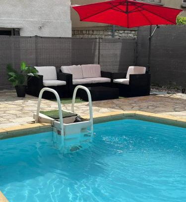 La Chamberte Villa | Villa spacieuse avec piscine privée à Montpellier
