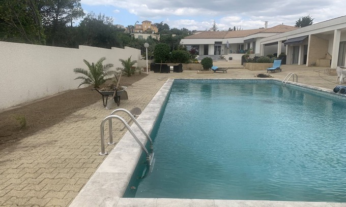 Ales Villa | Villa Spacieuse