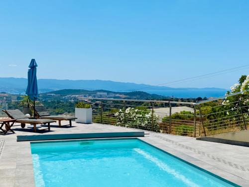 Alata Villa | Villa Standing - Piscine et Vue Mer