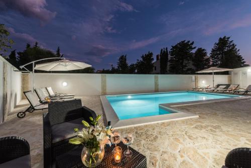 Zrce Apartment | Villa Star 5 luxury apartment with a pool