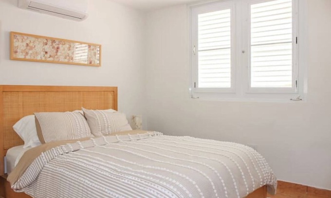 Cabezas Villa | Villa Steps from the beach 3- bedroom, AC, WiFi, Small Pool & Outdoor Kitchen