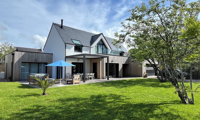 Fouesnant Villa | Villa sur la Riviera Bretonne, à 700 Mètres de la Plage de Kerveltrec
