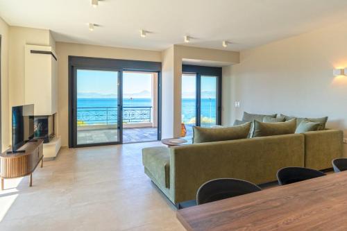 Limni Vouliagmenis Villa | Villa Terra