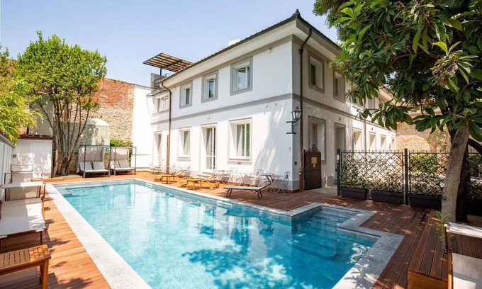 Sant' Ambrogio Bed & Breakfast | Villa Tortorelli Entire Villa with Private Pool