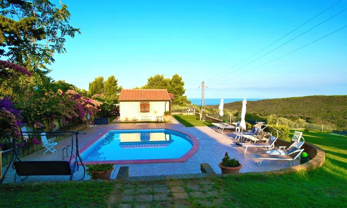 San Vincenzo Villa | Villa Toscagialla
