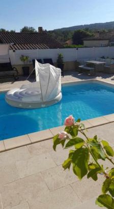 Manosque House | Villa tout confort en Provence avec Piscine, ainsi qu'un parking privé