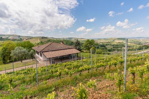 Neive House | Villa Tra Vigne e Stelle