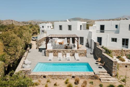 Maragas Villa | Villa Tranquilla - Beach House, Seaview, Pool & Jacuzzi