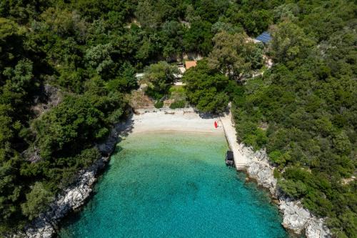 Sivota Villa | Villa Trianda a true gem just 27 steps from the beach!