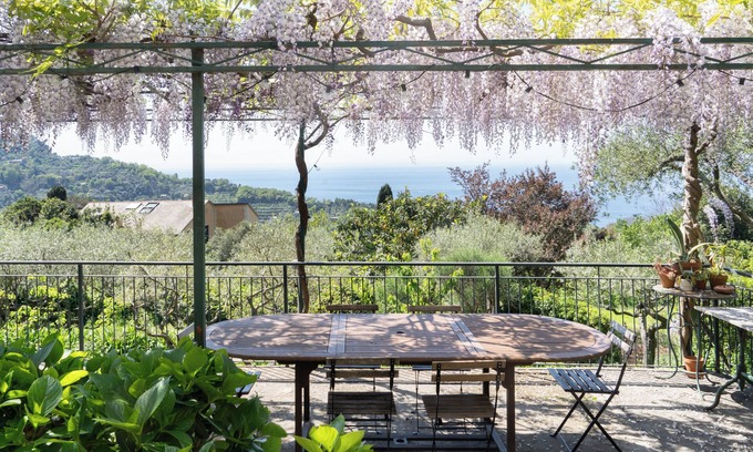 Camogli Villa | Villa 'Uliveto' with Sea View, Wi-Fi and Air Conditioning