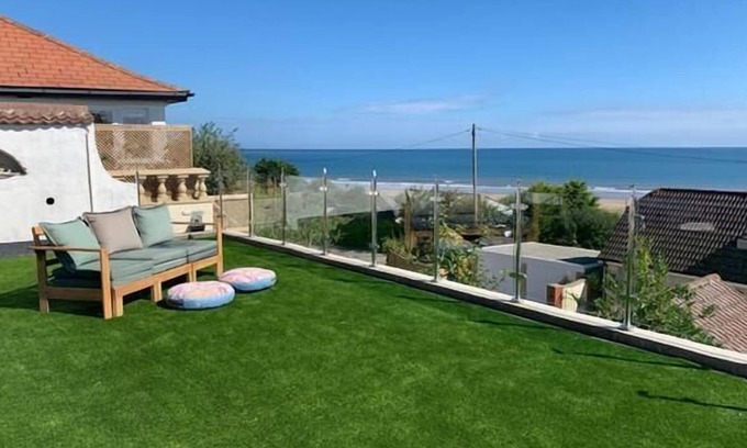 Filey Villa | Villa V Dubz View - Stunning terrace with sea views