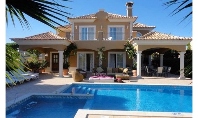 Vale do Garrao Villa | Villa Varandas Do Lago | 5 Bedroom villa | Private Pool | Table tennis | A.