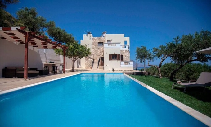 Kissamos Villa | Villa Veghera - Join Crete, Seaview, private pool