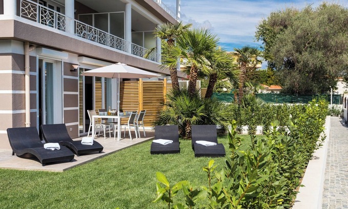Villeneuve-Loubet Apartment | Villa Velvet