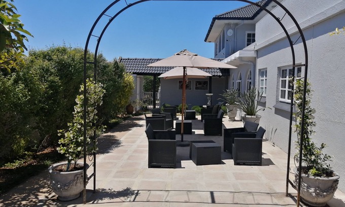 Westcliff House | Villa Venusta