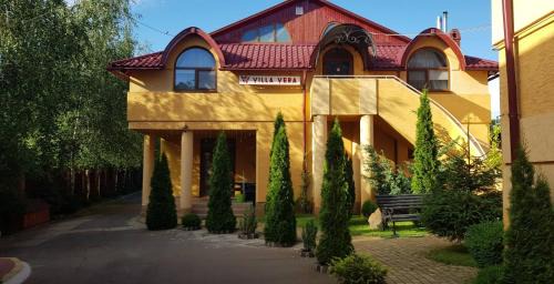 Berehove House | VILLA VERA