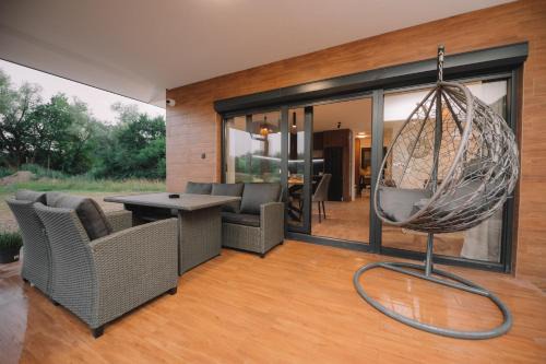 Canton 10 Villa | Villa Verde