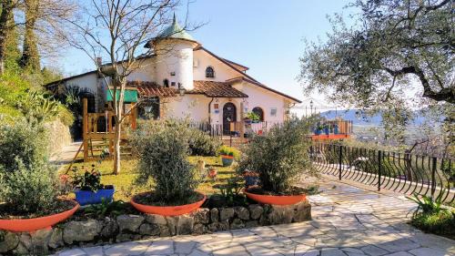 Castelnuovo Magra Villa | Villa Vernazza