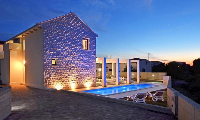 Dvornica Villa | Villa VI