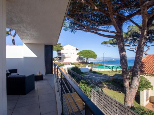 Toulon - Hyeres Villa | Villa Villa L'Effet Mer by Interhome