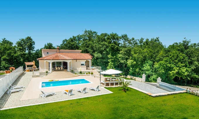 Kringa Villa | Villa Vivian by Villa Plus