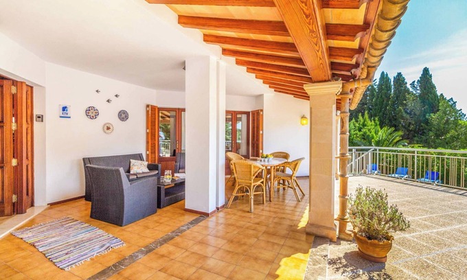 Urbanitzacio Gotmar Villa | Villa Voltor Cinco - This villa has table tennis, private pool & A/C