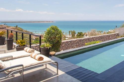 La Paz Villa | Villa Wellmina - Stunning Sunsets & Relaxing Poolside Vibes!