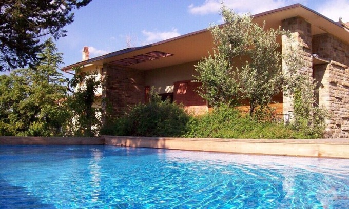 Pergine Valdarno Villa | Villa with pool, air conditioning, walking distance to town