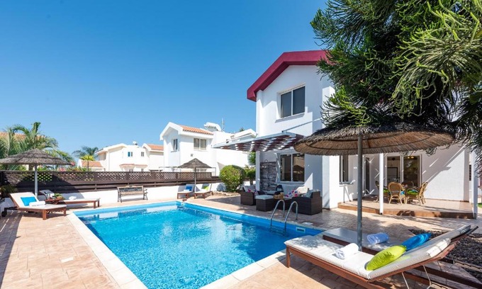 Pernera Villa | Villa Willow Mandali by Ezoria Villas
