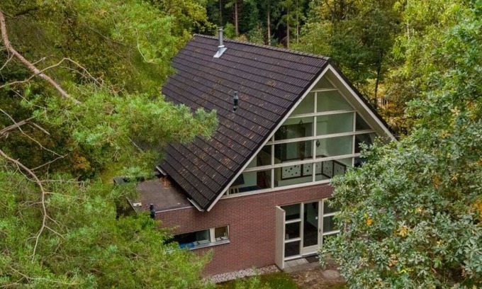 Municipality of Westerveld House | Villa with 5 bedrooms, 2 bathrooms, a sauna and a hottub