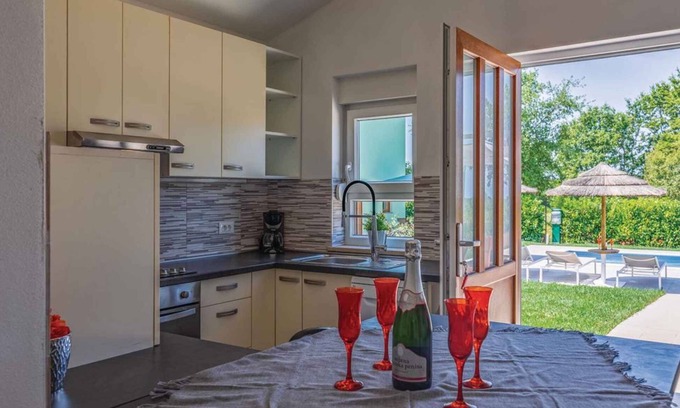 Jasenovica Villa | Villa with air conditioning, with barbecue facilities, with outdoor pool