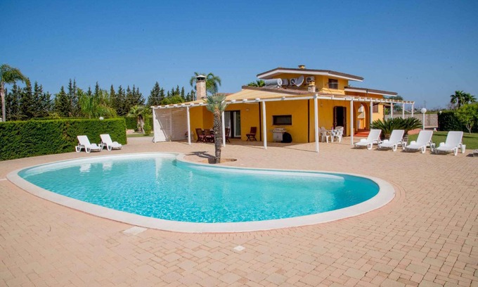 Melissano Villa | Villa with an outdoor pool and Internet