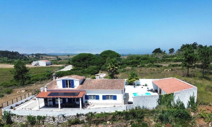 Amoreira Villa | Villa with fabulous views, pool, pool table, table tennis table, 15mins to beach