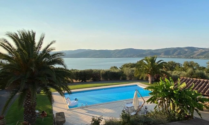 Montecolognola Villa | Villa with fantastic lake views and large pool near Tuscany