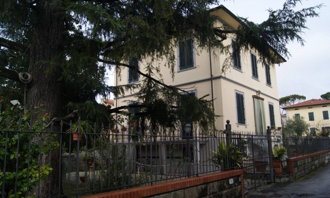 Lucca Historical Center Villa | Villa with garden a stone's throw from the center