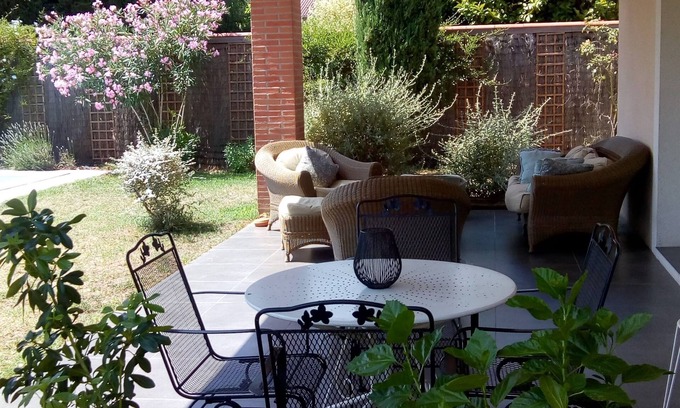 Saint-Simon House | Villa with garden and pool