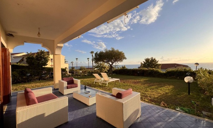 Bonifati Villa | Villa with garden just minutes from the sea